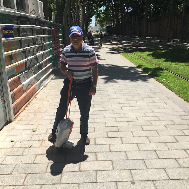 In a word, being efficient, quiet and eco-friendly, Airwheel electric scooter plays a positive role at airport.  